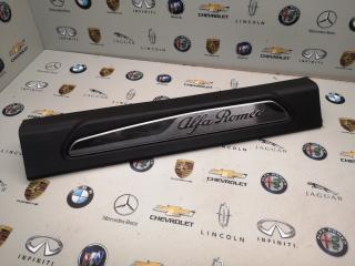 накладка на порог внутренняя Alfa Romeo Giulia 2 поколение 2019, 2.0 л., бензин, правый руль, 156107575