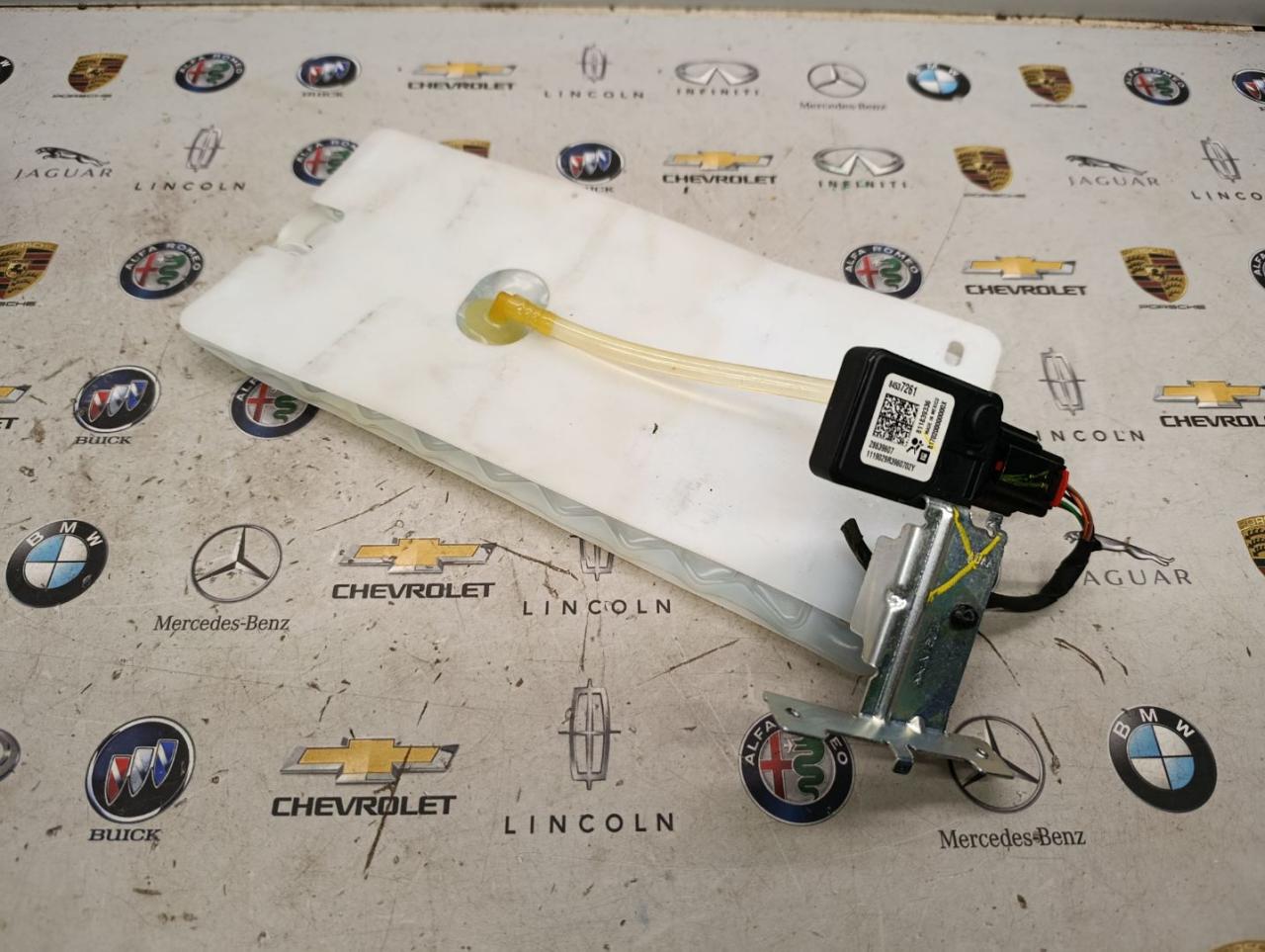 датчик присутствия пассажира GMC Terrain 2 поколение 2019, 1.5 л., бензин, передний привод, 84537261 - фото №1