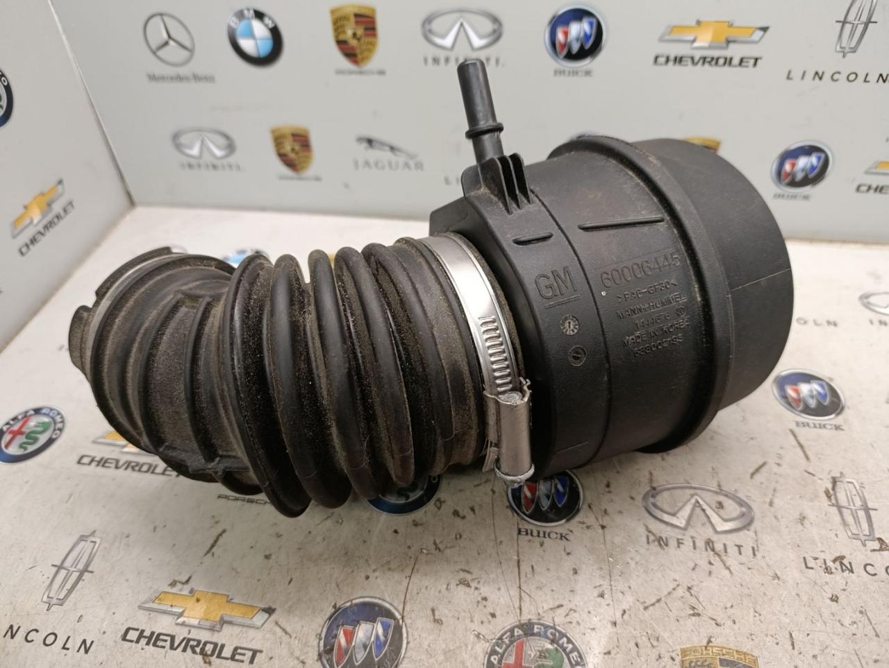 патрубок воздушного фильтра Chevrolet TrailBlazer 3 поколение 2023, бензин, 60006445 - фото №1