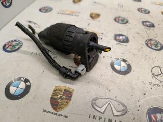 насос (моторчик) омывателя стекла Porsche Macan 1 поколение [2-й рестайлинг] 2023, 2.0 л., бензин, АКПП, 8P0973722