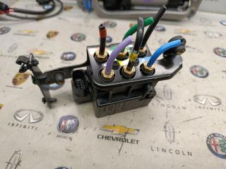 блок клапанов пневмоподвески Porsche Macan 1 поколение [2-й рестайлинг] 2023, 2.0 л., бензин, АКПП, 15152400612