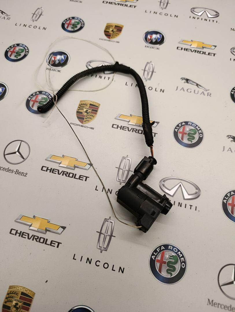 замок лючка топливного бака Alfa Romeo Giulia 2 поколение 2019, 2.0 л., бензин, АКПП - фото №1