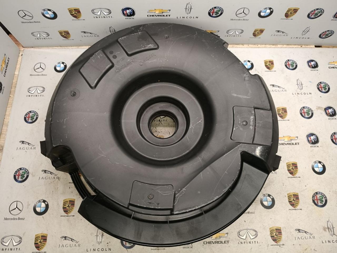 сабвуфер Audi A6 C8 2022, 2.0 л., бензин, 4K0035913 - фото №1