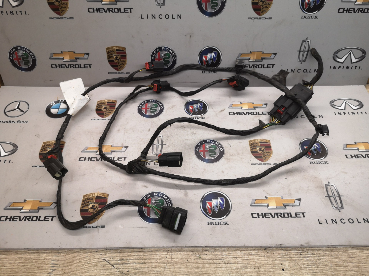 проводка бампера задняя Chevrolet Malibu 9 поколение 2016, 2.0 л., бензин, передний привод, 23345447 - фото №1