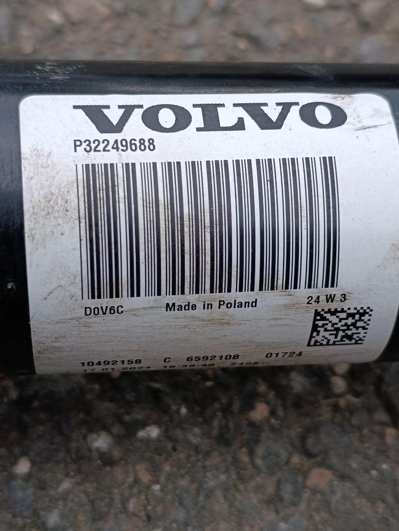 карданный вал Volvo XC40 1 поколение 2024, 2.0 л., бензин, 32249688 - фото №1