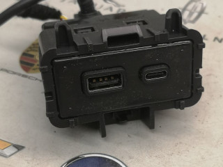 разъем AUX / USB Buick Encore GX 1 поколение 2023, 1.3 л., АКПП, 13549941