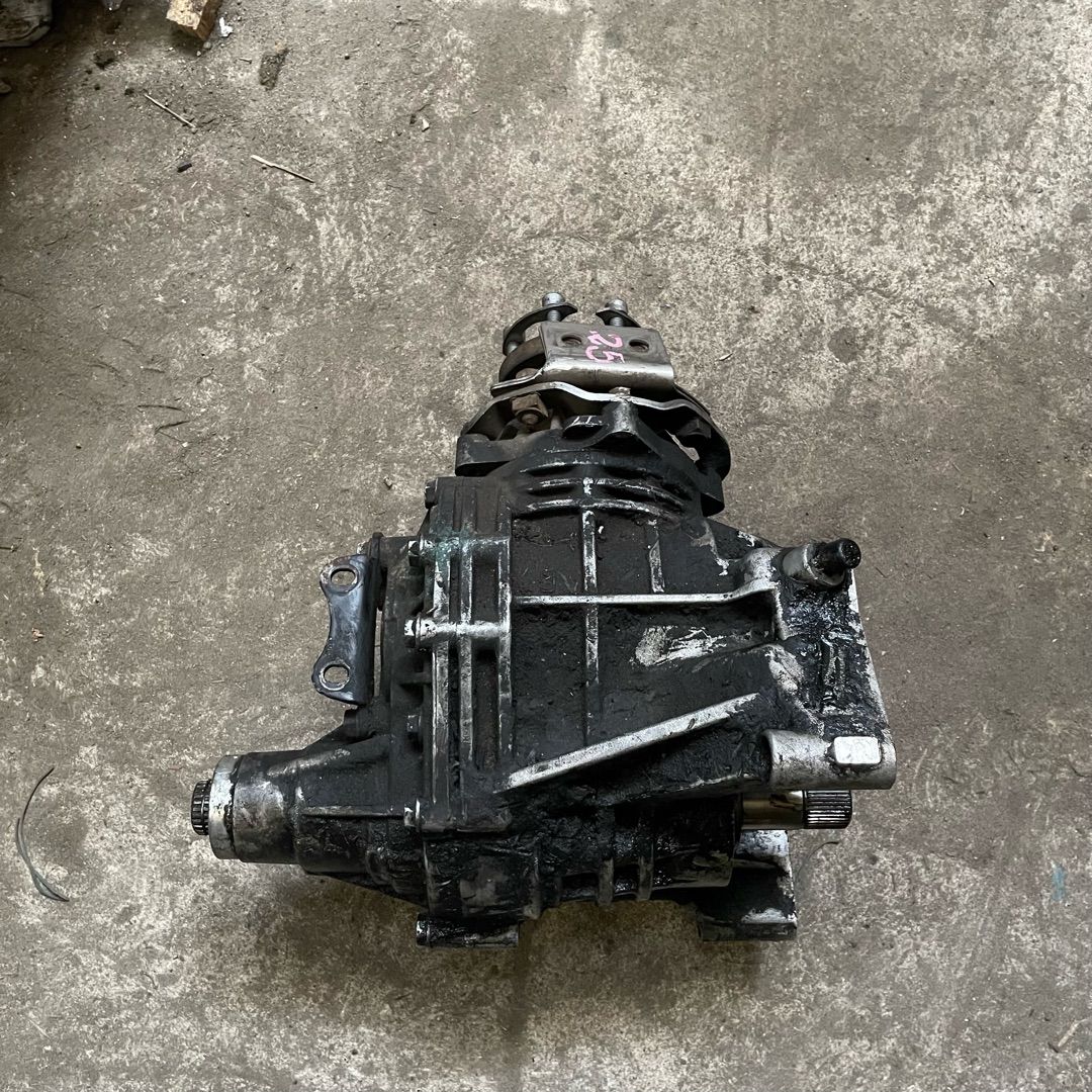 раздаточная коробка Volkswagen Transporter T5 2009, 2.5 л., BNZ, дизель, МКПП, полный привод, 02H409053, 02H409053C, 02H409053D, ZSB.02H.409.053 - фото №1