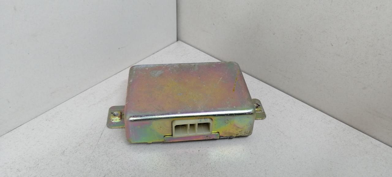 Блок управления ABS/ESP Mitsubishi Sigma 1 поколение 1994, 3.0 л., i, 6G72 (DOHC 24V), бензин, 5МКПП, серый металлик, седан, передний привод, MB875795, Q1T00576, J2WS.DOHC - фото №1