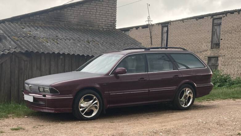 стекло двери задней правой Mitsubishi Sigma 1 поколение 1991, универсал - фото №1