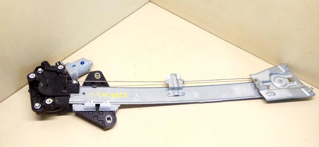 моторчик стеклоподъемника передний правый Acura ILX 1 поколение 2014, 2.0 л., i, R20A5, бензин, АКПП, серый, седан - фото №1