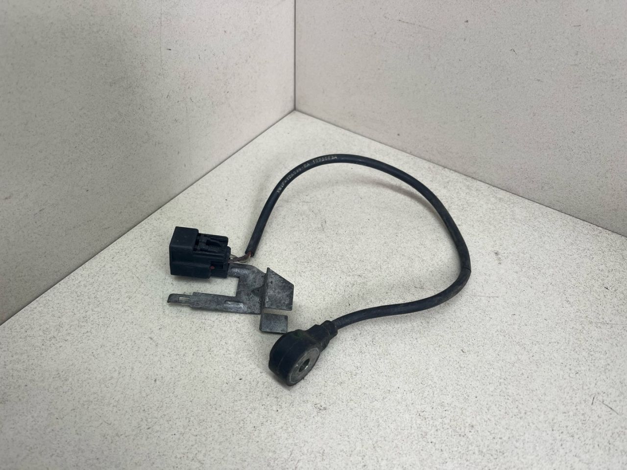 датчик детонации Jaguar S-Type 1 поколение 2001, XW4F-12A699-BA, 1072083A - фото №1