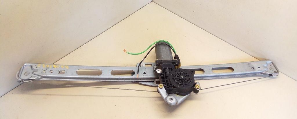 моторчик стеклоподъемника передний правый Mercedes-Benz A-Класс W168 1999, 1.4 л., i, M 166.940, бензин, МКПП, белый, передний привод, A1687202046, A1688203842 - фото №1