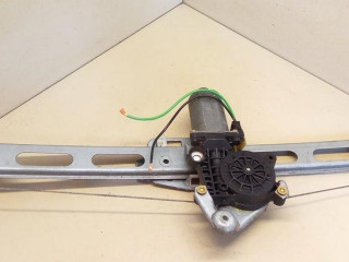 моторчик стеклоподъемника передний правый Mercedes-Benz A-Класс W168 1999, 1.4 л., i, M 166.940, бензин, МКПП, белый, передний привод, A1687202046, A1688203842