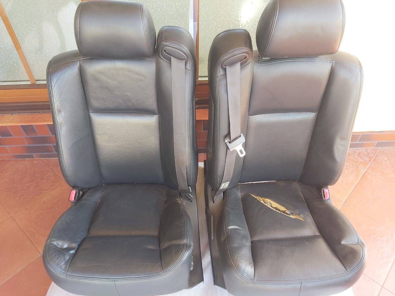 сиденье переднее Cadillac CTS 1 поколение 2004, 3.6 л., i, LY7, бензин, АКПП, чёрный, седан, задний привод - фото №1