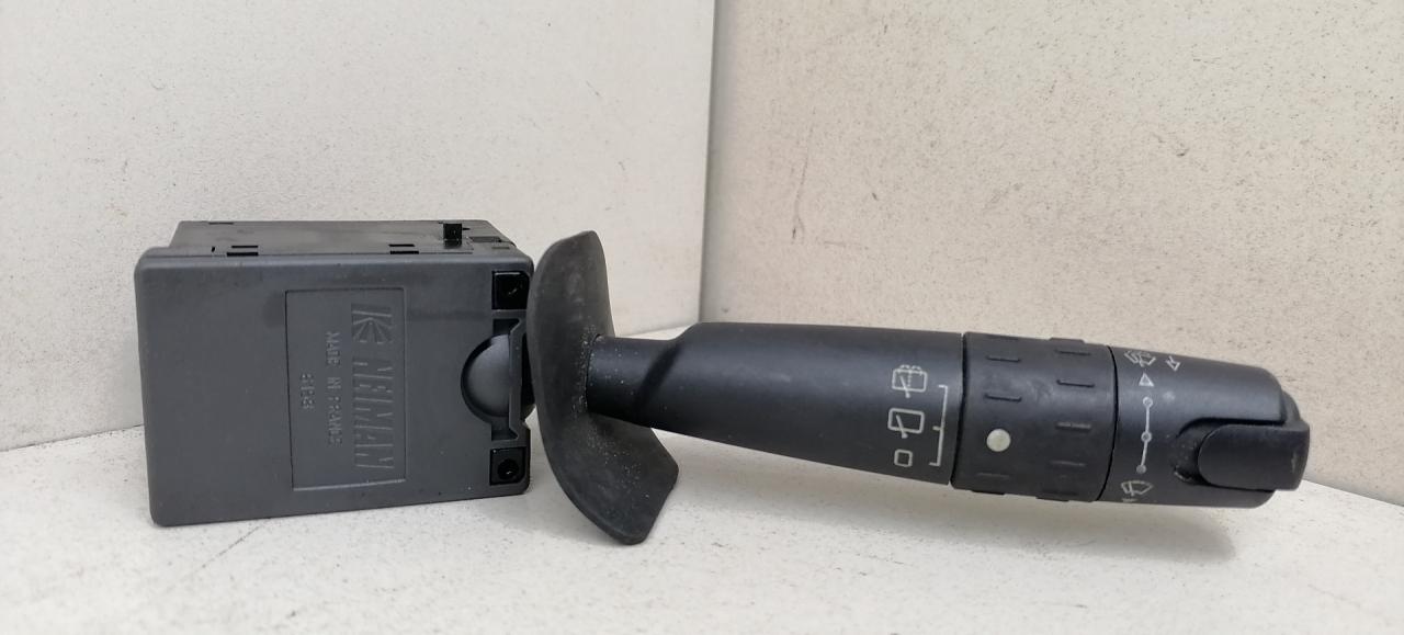 переключатель дворников Citroen Xantia 1 поколение 1995, 1.9 л., TD, DHY (XUD9TE/Y), дизель, МКПП, серебристый, универсал, передний привод, 96132773ZL, 96063790ZL - фото №1