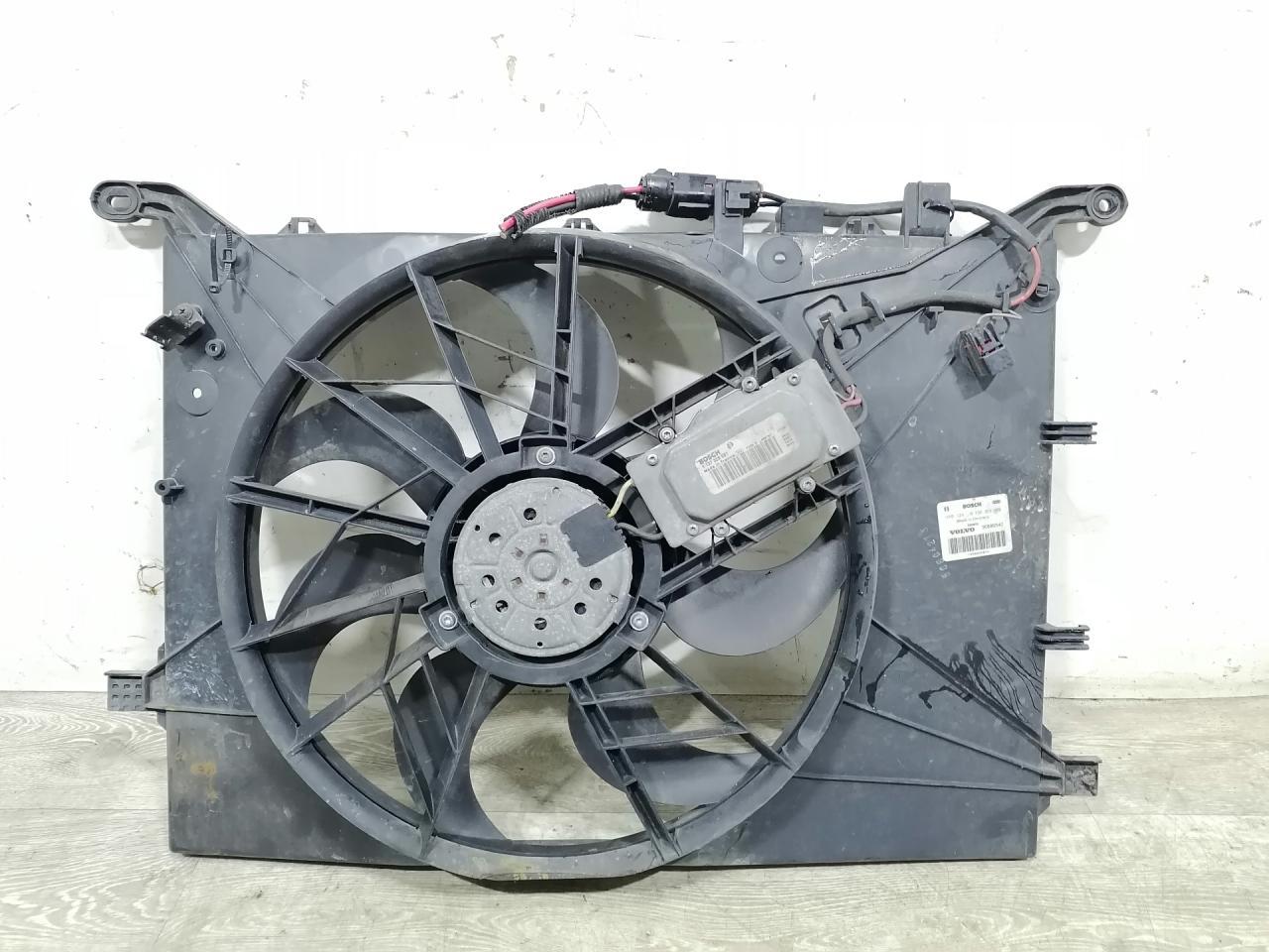 диффузор вентилятора Volvo S60 1 поколение 2001, 2.4 л., B 5244 T3, бензин, АКПП, черный, седан, 0130303909, 30680547 - фото №1