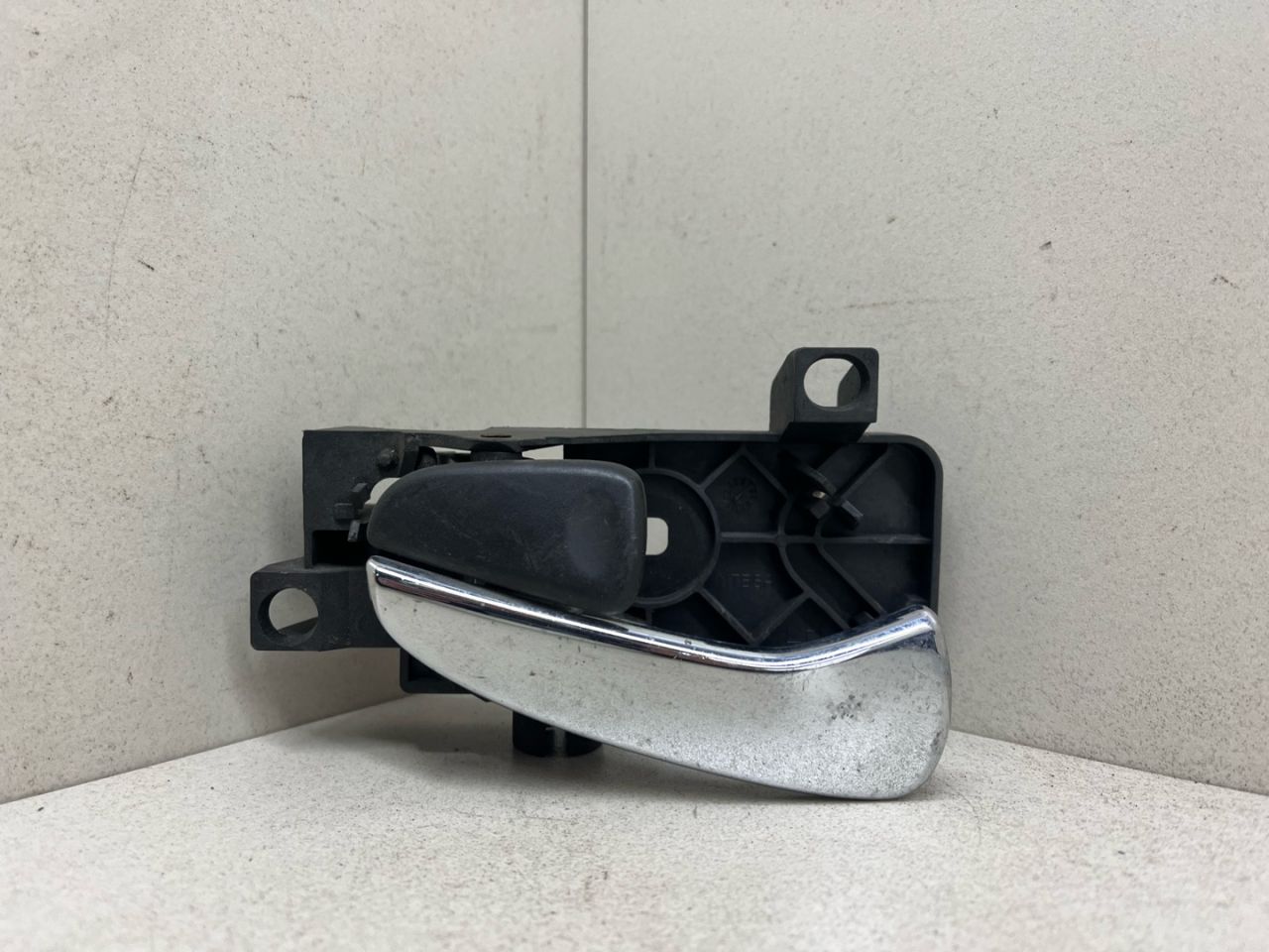 ручка внутренняя Jaguar S-Type 1 поколение 1999, XR83-22601-AD - фото №1