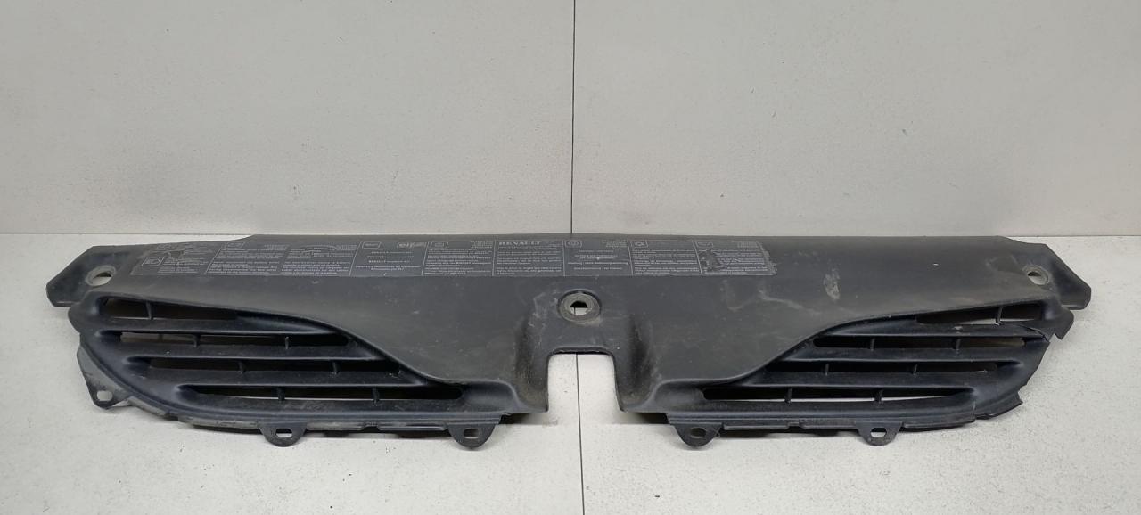 решетка радиатора Renault Laguna 1 поколение 1997, 2.2 л., DT, G8T 792, дизель, 5МКПП, синий, универсал, передний привод, 7700819948 - фото №1