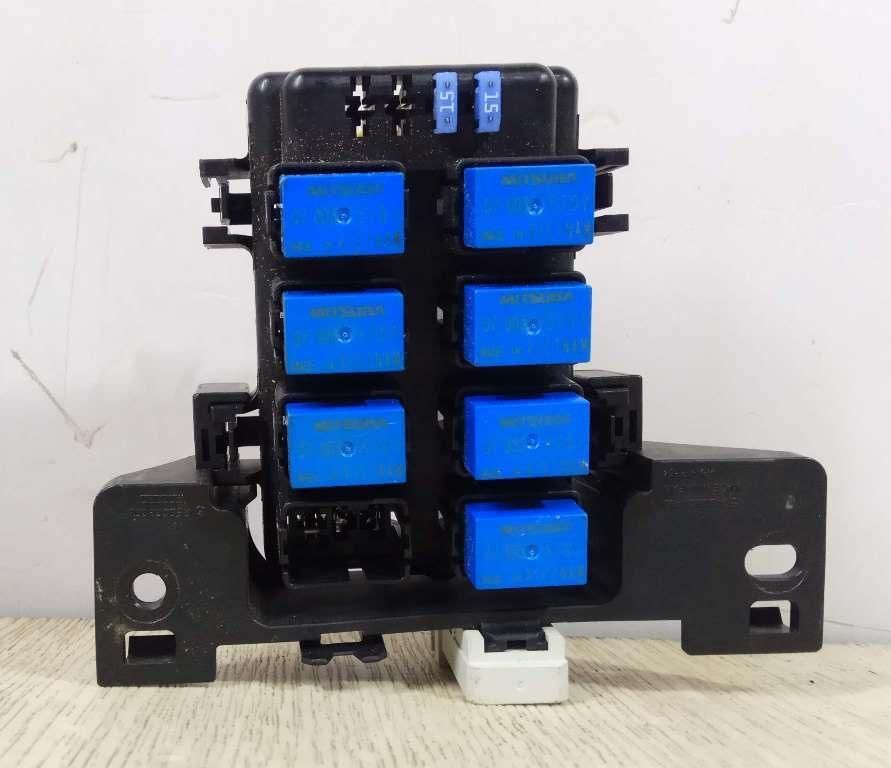 блок реле Subaru Tribeca 1 поколение 2006, 3.0 л., i, EZ30, бензин, АКПП, коричневый, внедорожник 5 дв., полный привод - фото №1