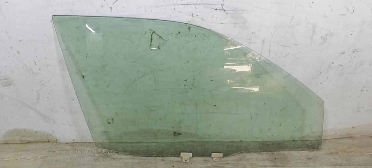 стекло двери передней правой Nissan X-Trail T30 2004, 2.2 л., DCi, дизель, серебристый, внедорожник 5 дв., полный подключаемый привод - фото №1