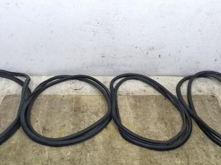 уплотнитель двери Volkswagen Touareg 1 поколение [рестайлинг] 2008, 3.6 л., BHK, бензин, АКПП, чёрный, внедорожник 5 дв., полный подключаемый привод, 7L0839911E, 7L0839911, 7L0867365E, 7L0837911E