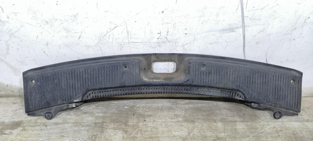 накладка внутренняя на заднюю панель кузова Renault Laguna 1 поколение 1997, 2.2 л., DT, G8T 792, дизель, 5МКПП, синий, универсал, передний привод, 7700838954 - фото №1