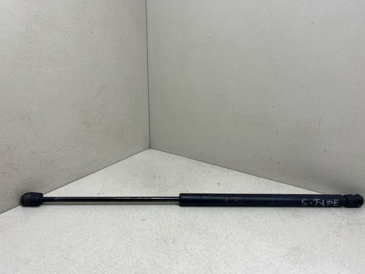 амортизатор капота Jaguar S-Type 1 поколение 2001, седан, 3682IG0250N - фото №1