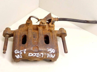 скоба суппорта Mitsubishi L200 3 поколение 2005, 2.5 л., TD, дизель