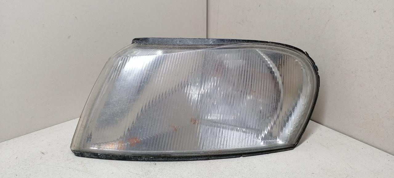 поворотник левый Opel Vectra B 1998, 1.6 л., X 16 XEL, бензин, 5МКПП, зеленый, универсал - фото №1