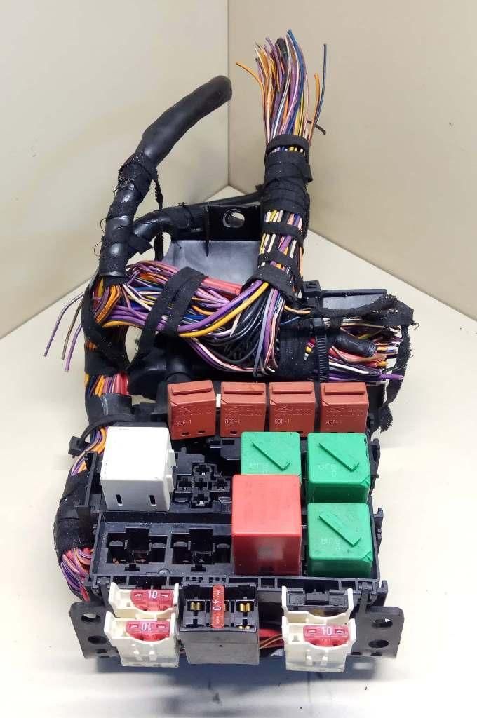 блок реле Ford Ka 1 поколение 1998, 1.3 л., i, J4K, бензин, 5МКПП, зеленый, хетчбэк 3 дв., передний привод - фото №1