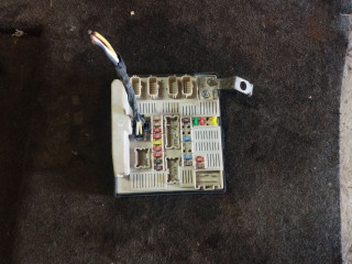 блок предохранителей Renault Megane 2 поколение [рестайлинг] 2006, 1.6 л., K4M D 812, бензин, МКПП, универсал