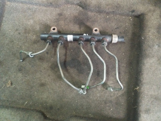 топливная рампа Peugeot 308 T9 2014, 1.6 л., HDi, дизель, МКПП, хетчбэк 5 дв., передний привод, 9685297580