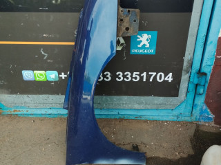 крыло переднее правое Renault Laguna 1 поколение [рестайлинг] 2000, 1.6 л., бензин, МКПП, хетчбэк 5 дв.