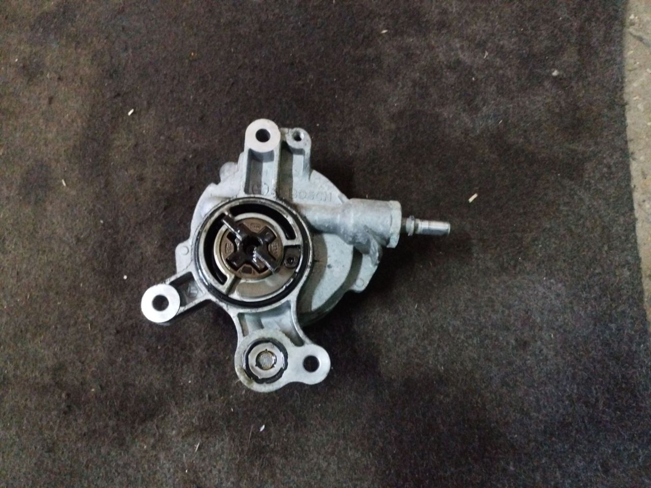 насос вакуумный Peugeot 407 1 поколение 2005, 2.0 л., RHR (DW10BTED4), дизель, МКПП, серебро, универсал, передний привод - фото №1