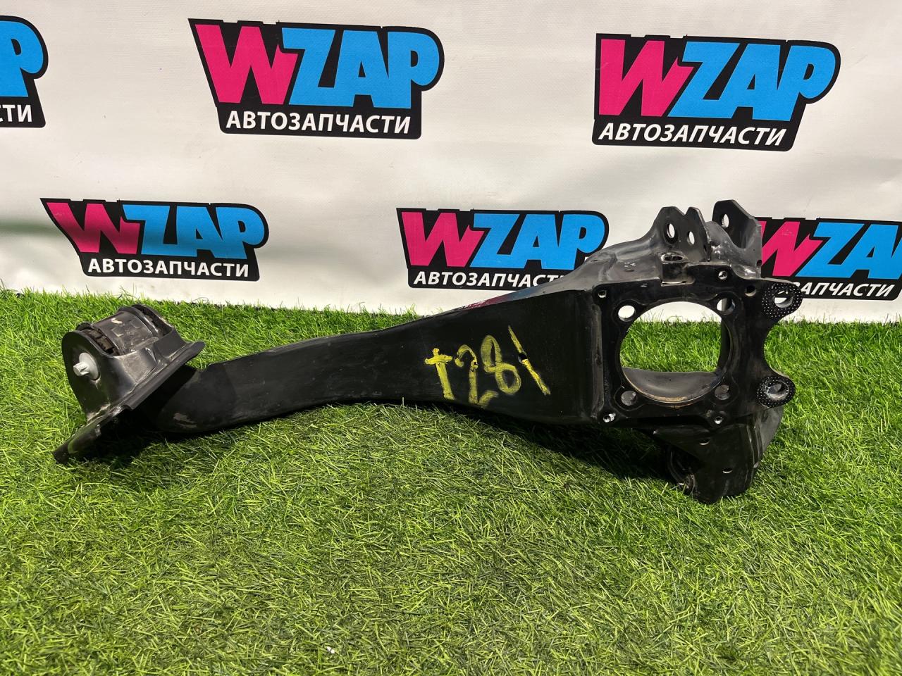 кулак задний левый Mini Clubman 2 поколение (F54) 2017, 2.0 л., бензин, АКПП, передний привод, 6898963, 8842879, 6851579, 2468425 - фото №1