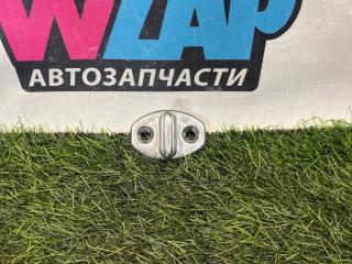 ответная часть (скоба) замка двери Volkswagen Jetta 7 поколение 2019, 1.4 л., бензин, МКПП, черный, седан, передний привод, 3C0837033B