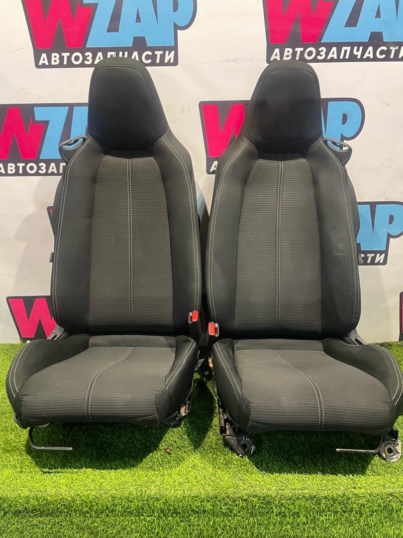 салон (комплект сидений) Fiat 124 2018, 1.4 л., бензин, МКПП, серы, родстер, задний привод - фото №1