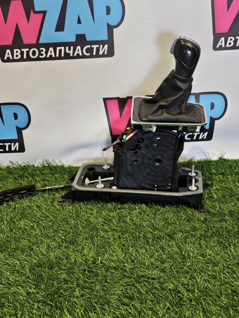 кулиса Volkswagen Passat B8 2016, 2.0 л., дизель, универсал, передний привод, правый руль, 3Q2713023F - фото №1