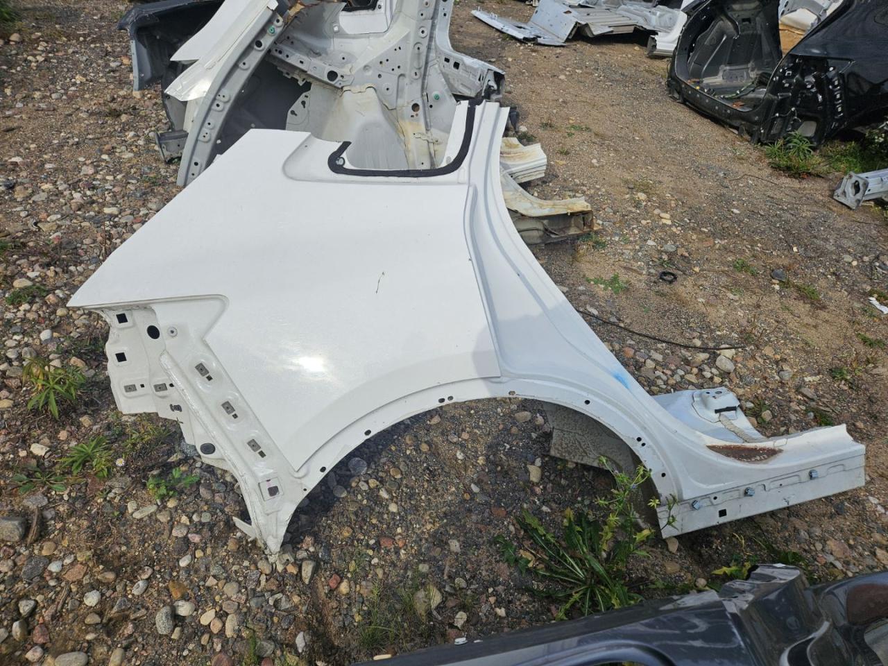 крыло заднее правое Ford Escape 4 поколение CX482 2021, 1.5 л., бензин, АКПП, внедорожник 5 дв., полный привод - фото №1