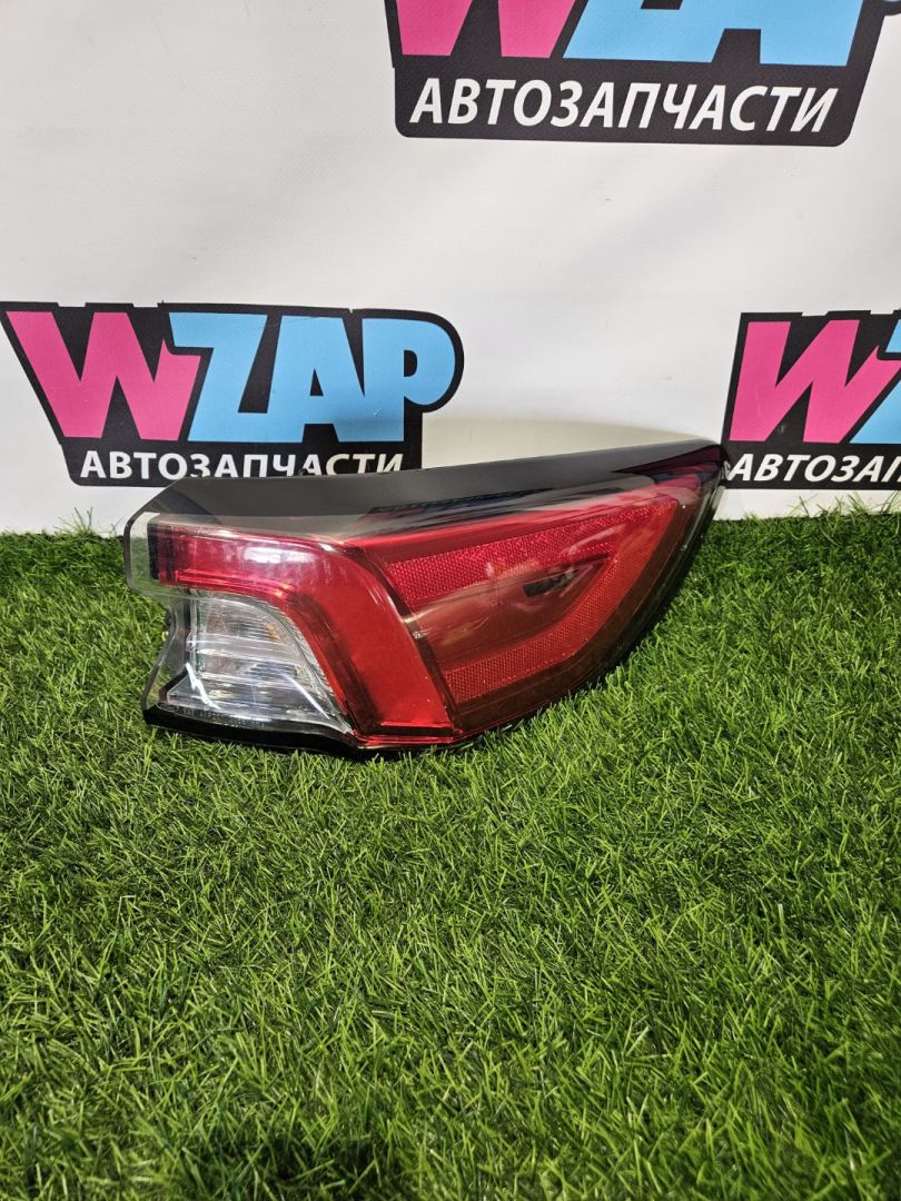 фонарь задний правый Ford Escape 4 поколение CX482 2021, 1.5 л., бензин, АКПП, внедорожник 5 дв., передний привод, LJ6B13404AH - фото №1