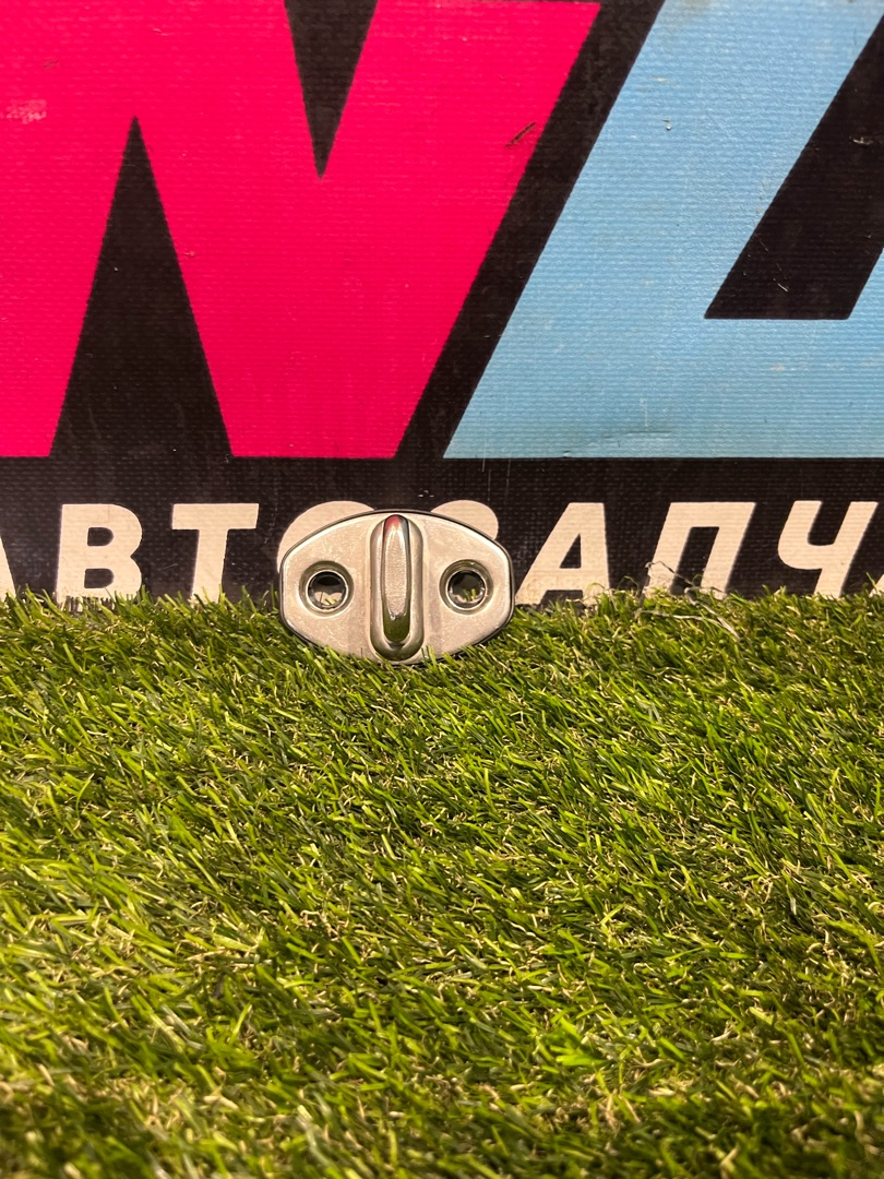 ответная часть (скоба) замка двери Volkswagen Jetta 7 поколение 2019, 1.4 л., бензин, АКПП, седан, передний привод, 3C0837033C - фото №1