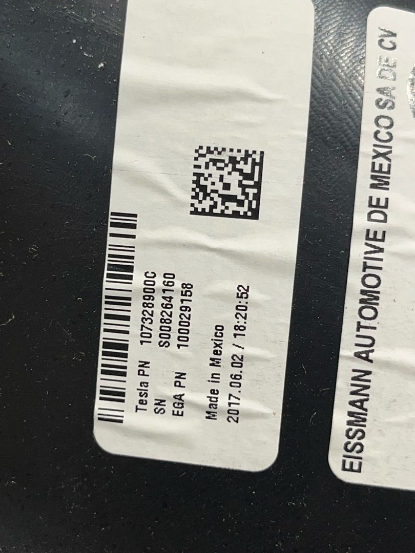 обшивка багажника Tesla Model X 1 поколение 2017, электро, белый, 1063289-00-C - фото №1