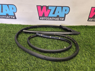 уплотнитель двери Dodge Challenger 3 поколение [2-й рестайлинг] 2016, 3.6 л., бензин, АКПП, 04575888AB