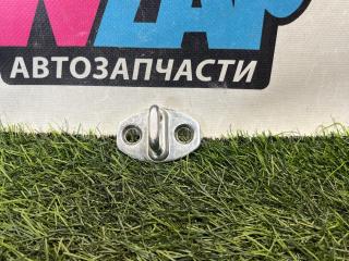 ответная часть (скоба) замка двери Volkswagen Jetta 7 поколение 2019, 1.4 л., бензин, МКПП, черный, седан, передний привод, 3C0837033C