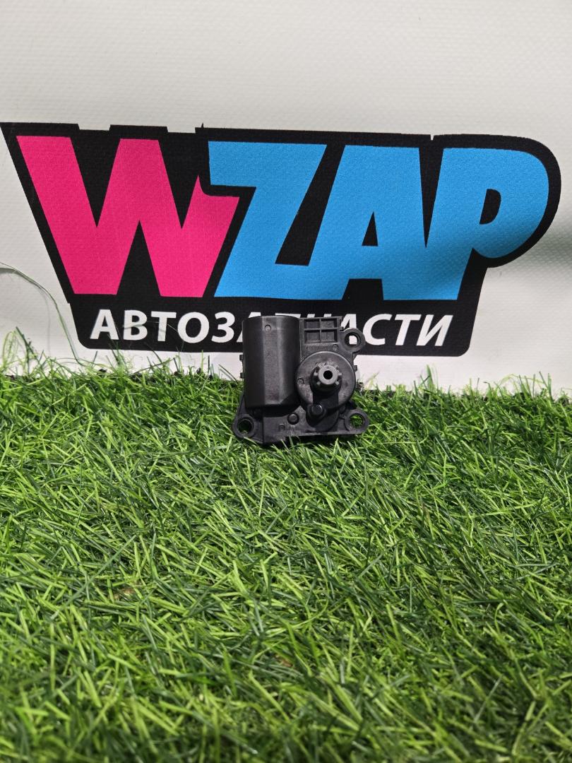 моторчик заслонки печки Tesla Model 3 1 поколение 2018 - фото №1