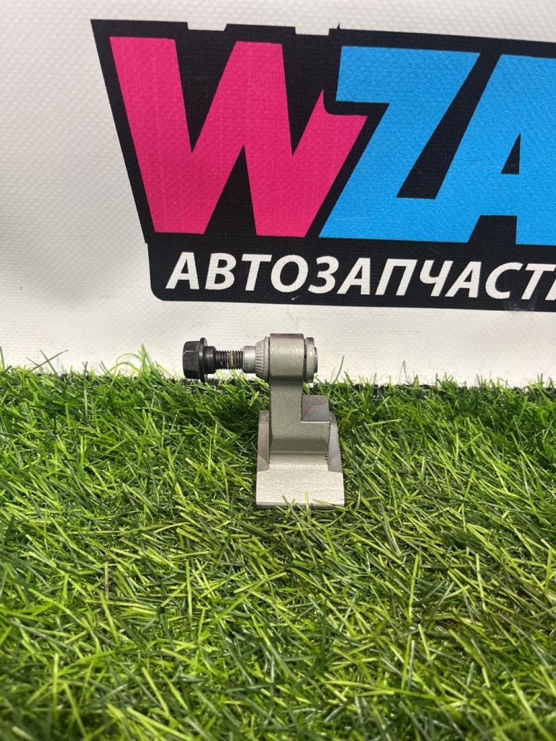 петля двери Mini Clubman 2 поколение (F54) 2017, 2.0 л., бензин, АКПП, передний привод - фото №1