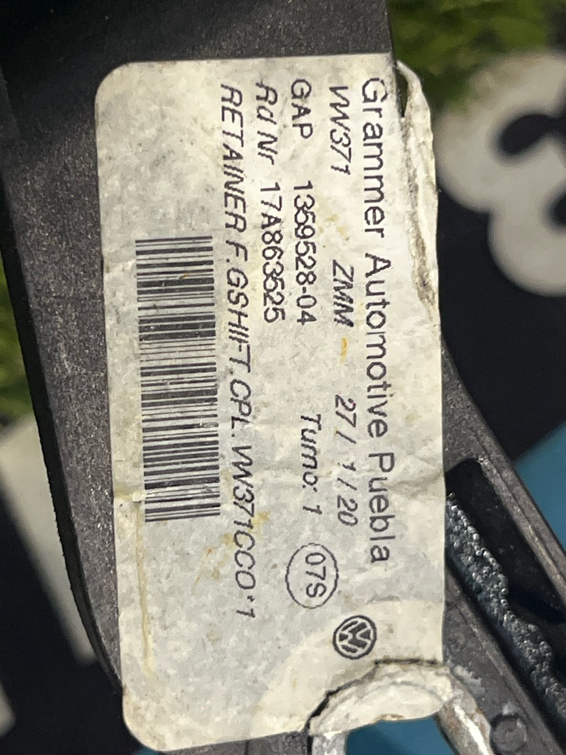 кронштейн (крепление) Volkswagen Jetta 7 поколение 2020, 1.4 л., бензин, АКПП, седан, передний привод, 17A863525 - фото №1