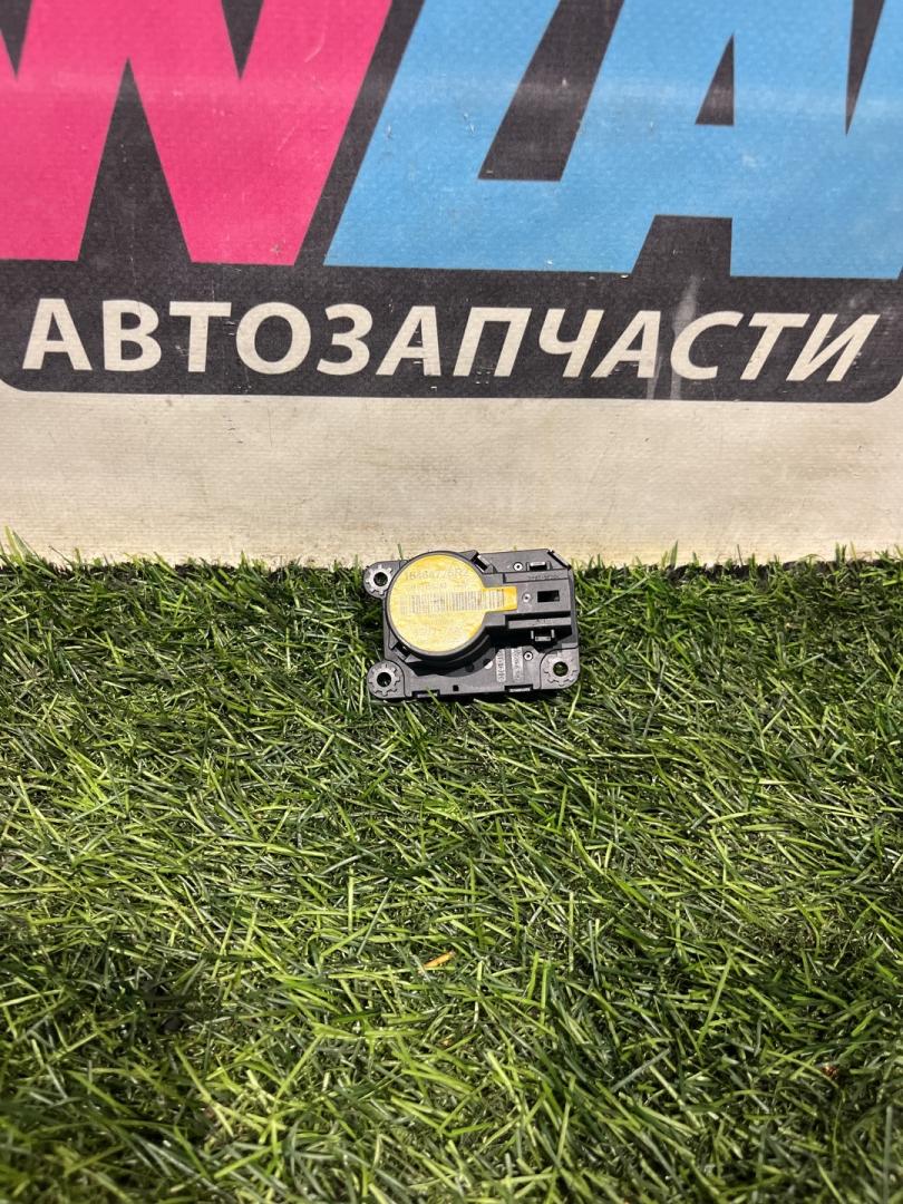 моторчик заслонки печки GMC Terrain 2 поколение 2018, 2.0 л., 23155240 - фото №1