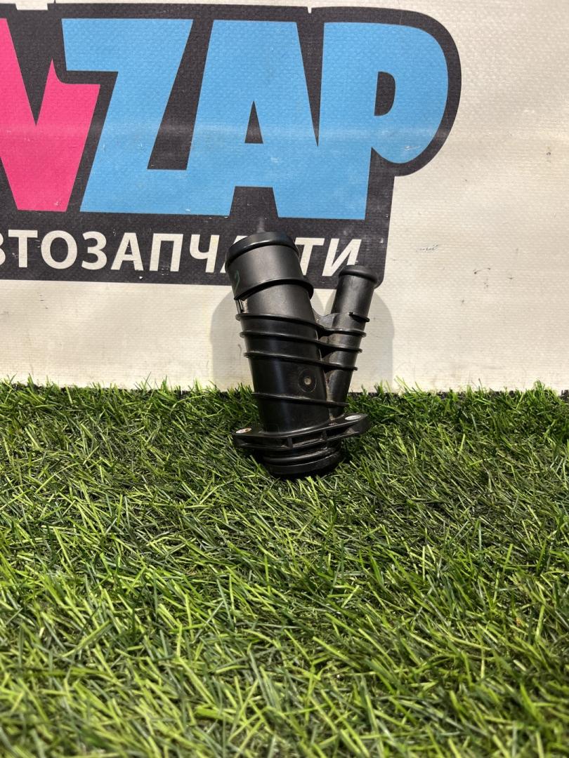 фланец (тройник) системы охлаждения Audi SQ5 FY (2017 - 2020), 06M121147N - фото №1