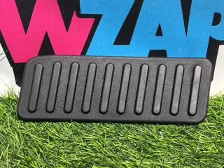 Панель для отдыха ноги Ford Mustang 6 поколение S550 [рестайлинг] 2018, 2.3 л., бензин, АКПП, желтый, купе, задний привод, FR3B6312020ACW